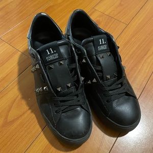 rockstud valentino sneakers black size 38.5